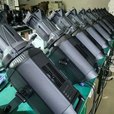 좋은 가격 400W LED 프로필 스포트라이트 RGBALC 6 In 1 컬러 관리 시스템으로 2,700 ~ 12,000K에서 완전히 조정할 수 있습니다. 온라인으로