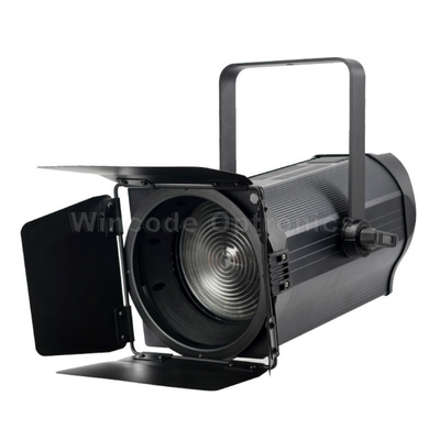 좋은 가격 200W LED 프레스넬 스포트라이트 3200K-5600K CCT 50000H 수명 온라인으로